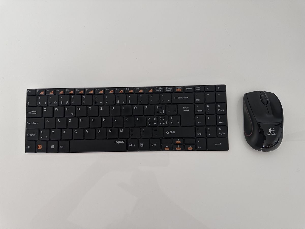 Rapoo Tastaturen: Set: Rapoo Wireless Keyboard E9070 & Logitech Funkmaus (2x U – Gebraucht aus Emmenbrücke von Neela87