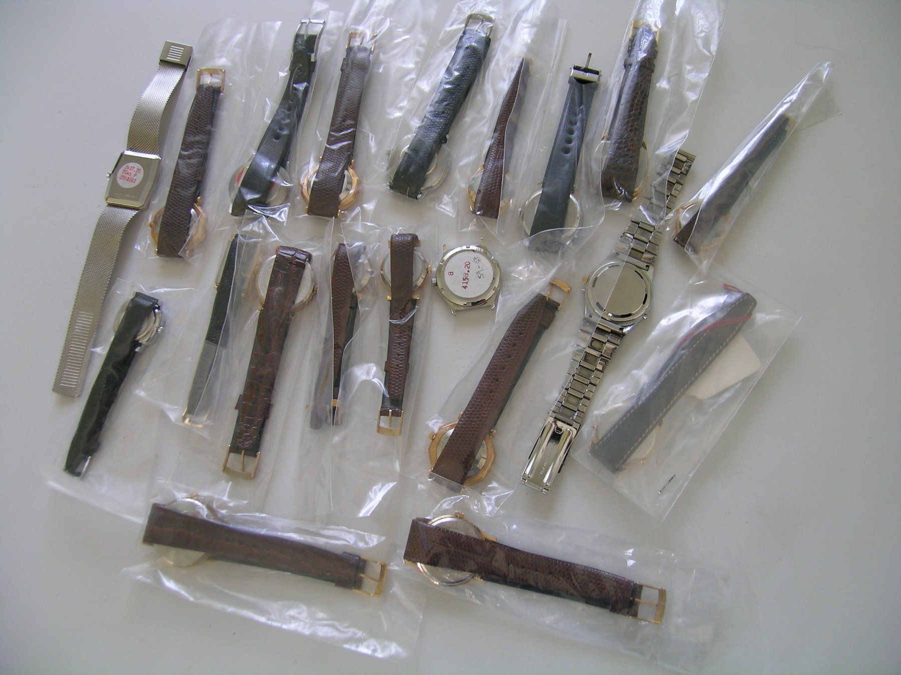 Mido Montres: 20 Postich-Uhren vorwiegend mit Bracelet – Neuf (Voir description) à Grenchen par esa-9162-9164 1