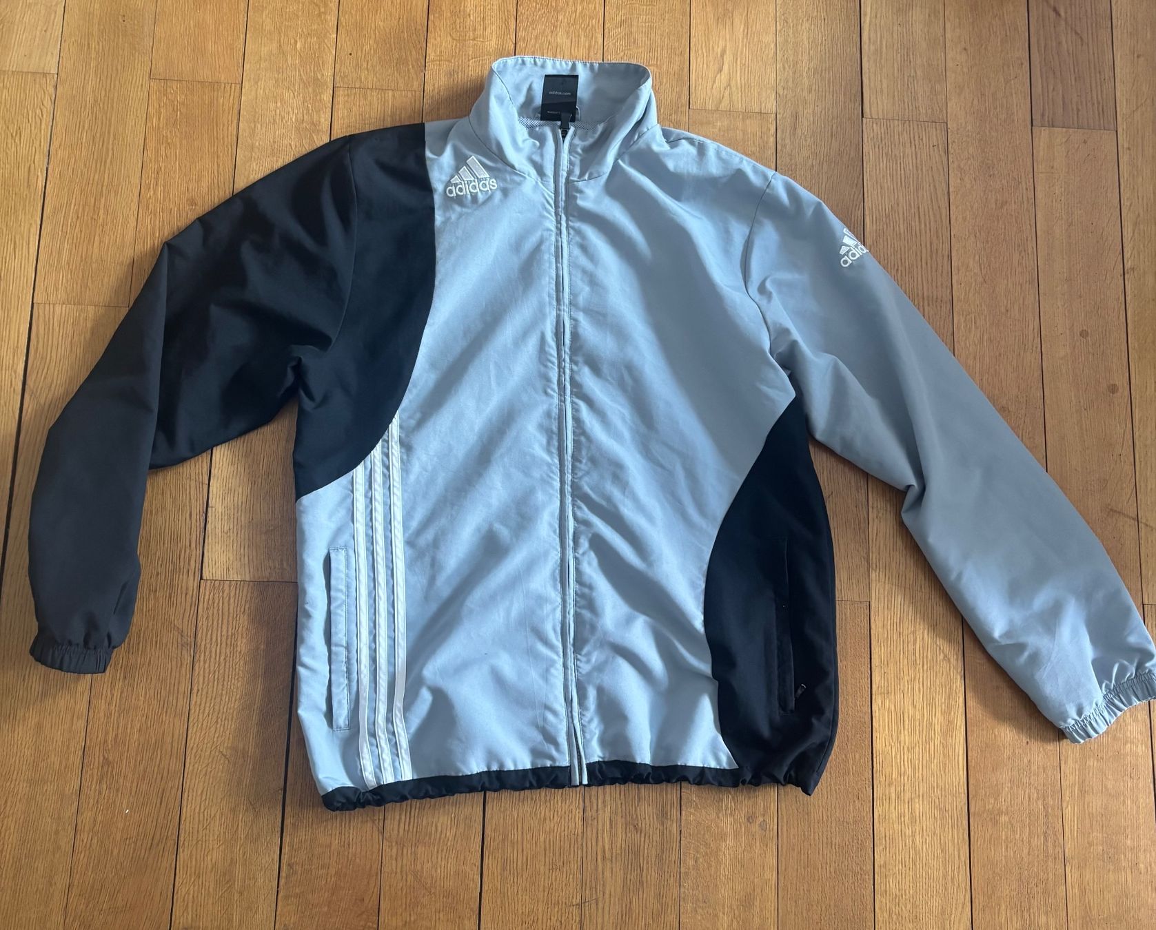 Adidas Jacken: Vintage Adidas Jacke L – Gebraucht aus Basel von mein__flohmi