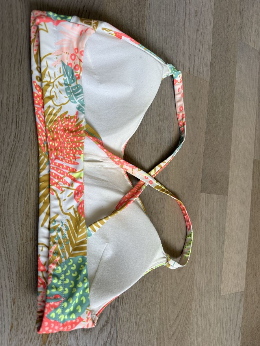 Badekleider & Bikinis: Bikini-Top mit Blumenmuster, Gr. S/M – Gebraucht aus Rubigen von Elmacino 1