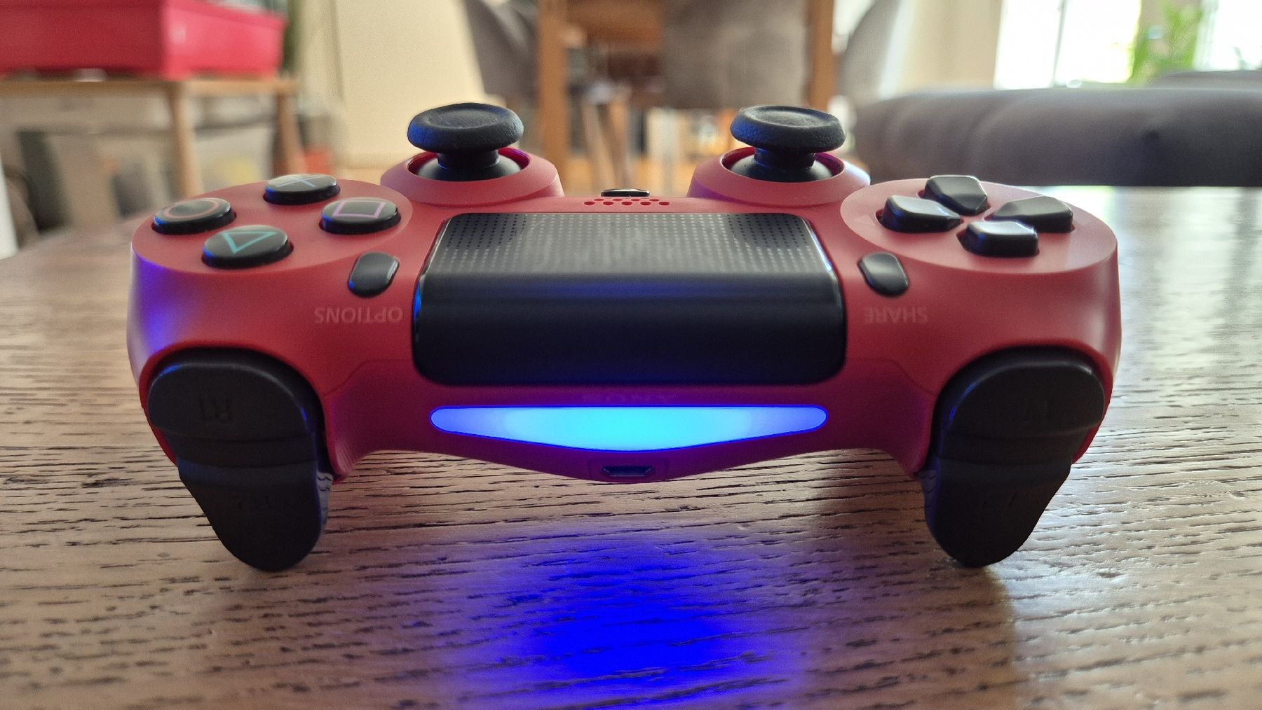 Sony Controller: Sony PS4 DualShock 4 V2 Controller Rot – Usato da Au SG venduto da KonsoleWerk 1