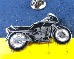 YAMAHA XJ 900 MOTORRAD PIN ENAMEL SILBRIG
