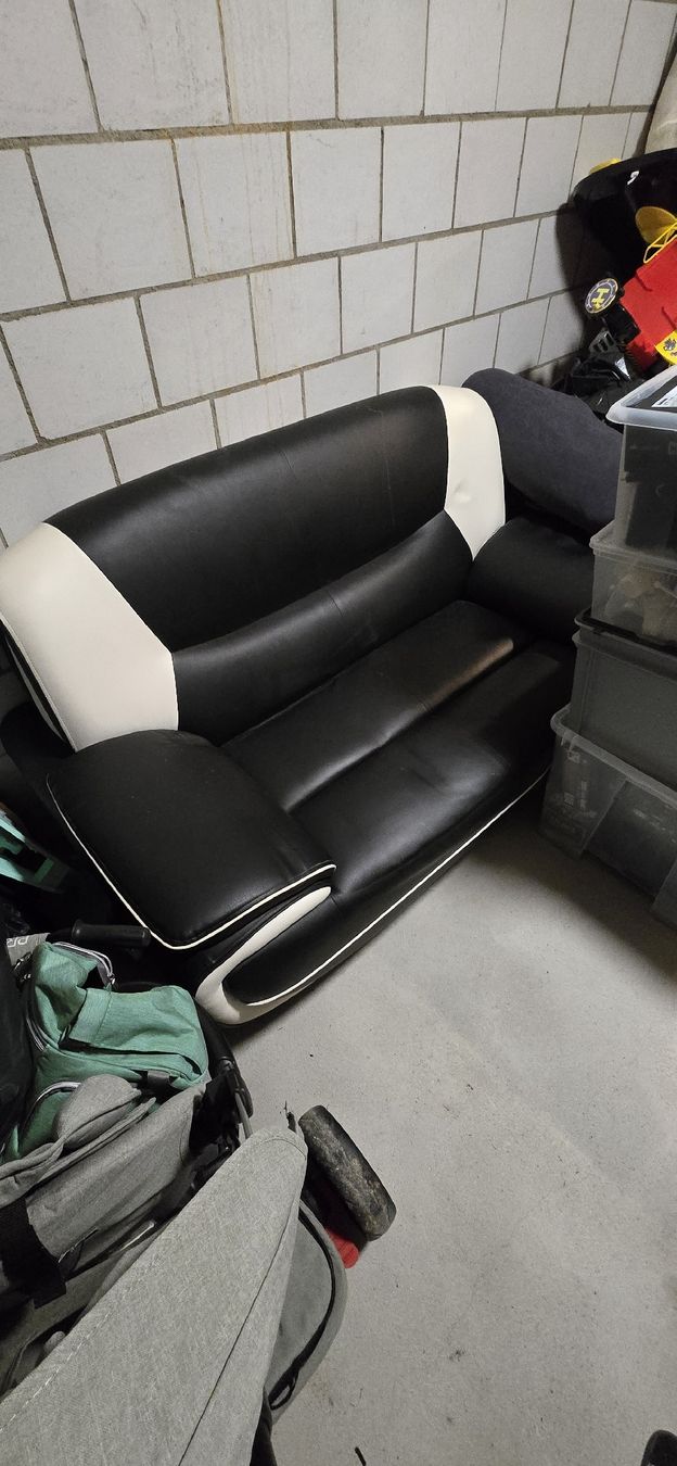 Divani: Sofa 2-Sitzer schwarz-weiss Leder – Usato da Egerkingen venduto da bea_rxm7