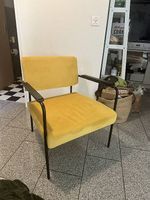 2x Samtiger Lounge Stuhl / Sessel - gelb