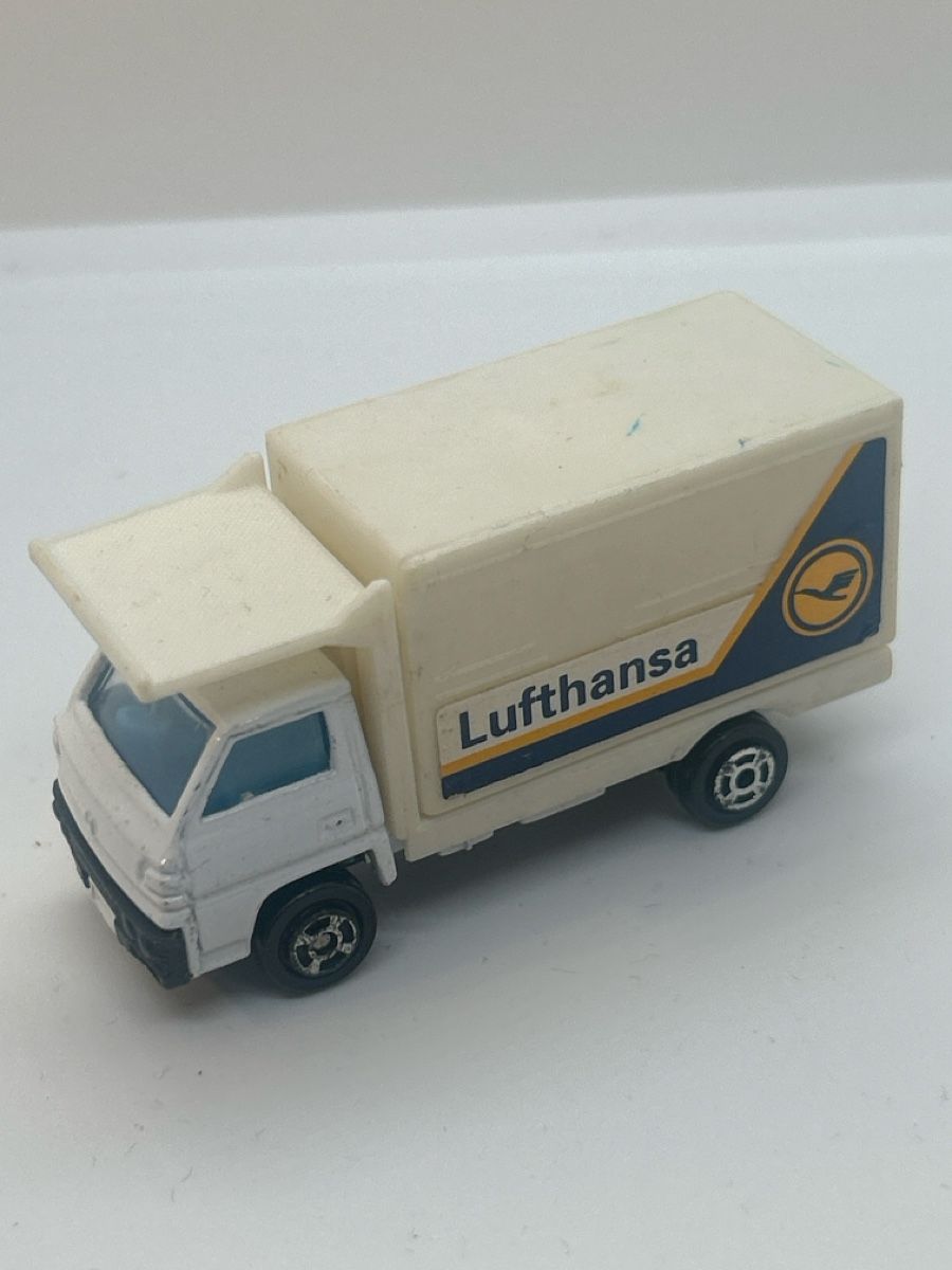 Modellini d'auto: No Name Lufthansa Truck – Usato da Gorduno venduto da dm0320