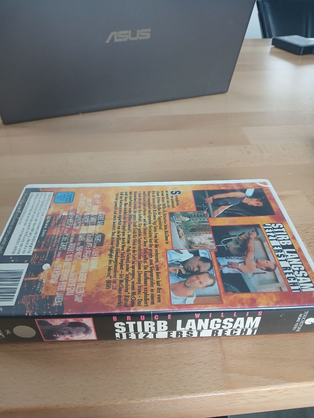 Tutti i VHS: VHS Stirb Langsam Jetzt erst recht Bruce Willis – Usato da Langenthal venduto da Egro50 1