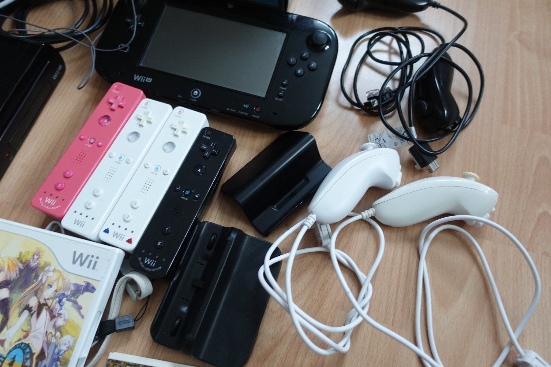 Nintendo Konsolen: Nintendo Wii U Game Konsole inkl. Spiele und Controller – Gebraucht aus Ettiswil von maimaiswiss 4