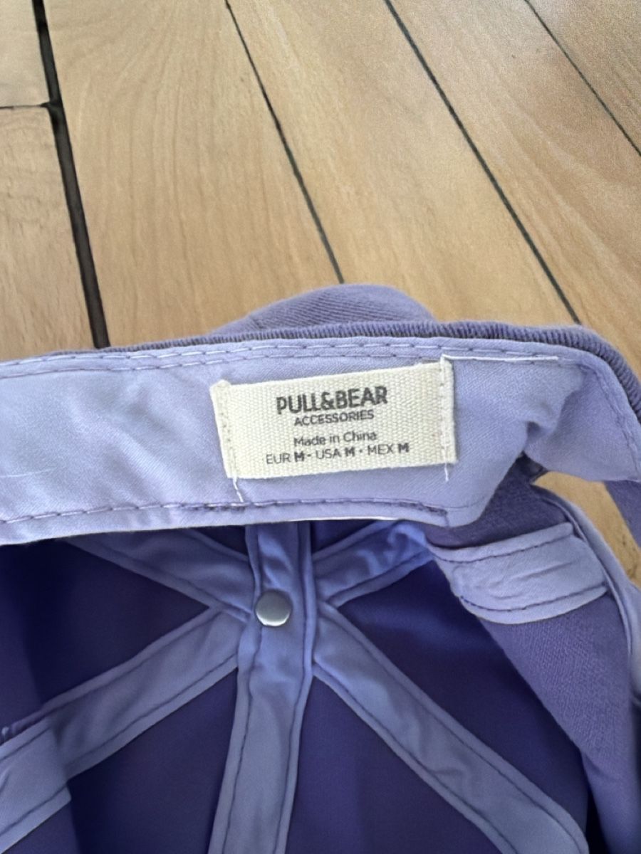 Copricapi, berretti & cappellini: Baseball Cap Pull&Bear lila mit Stickerei Grösse M – Usato da Bern venduto da lar_wxp6 1