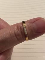 Joli anneau plaqué  57,5 et pierres minuscules zircons