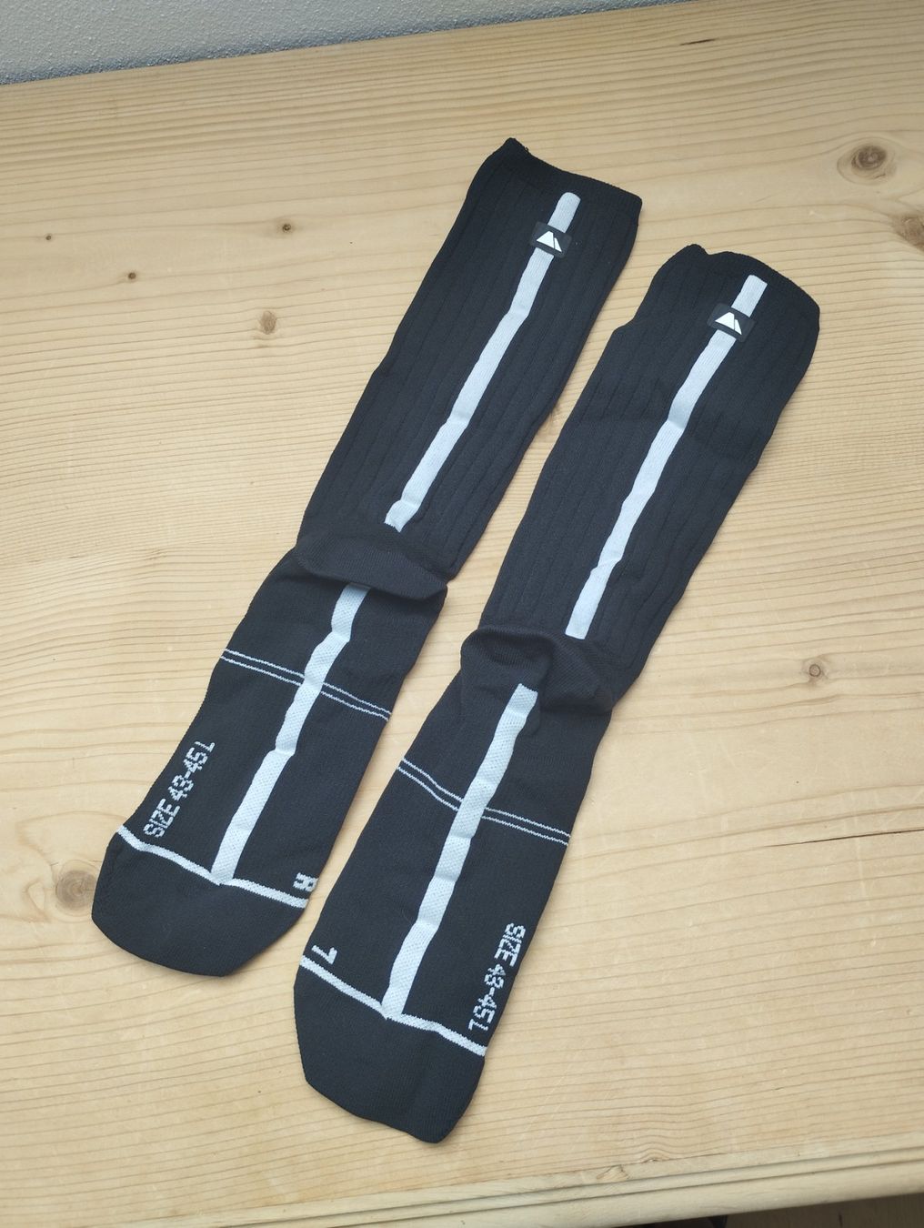 Socken: Canyon Aero Socken – Neu (gemäss Beschreibung) aus Selzach von e30dtm 1