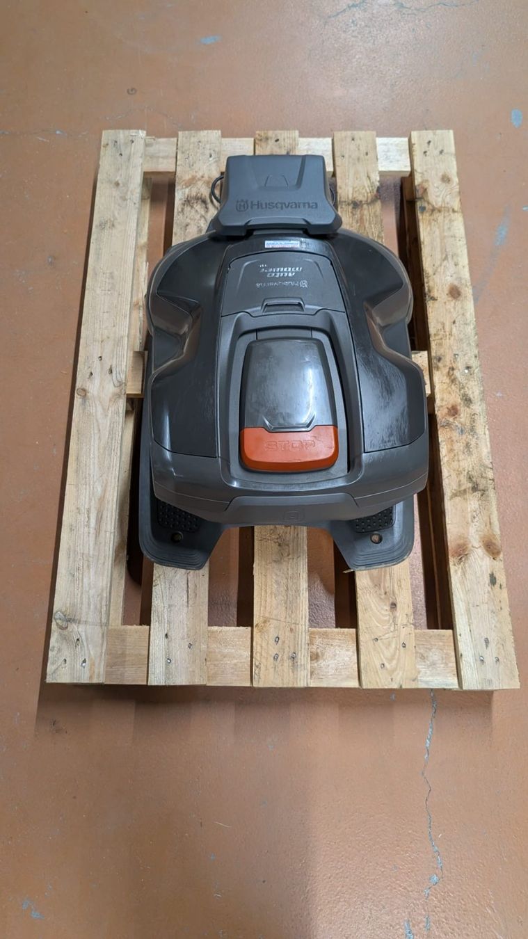 Husqvarna Tondeuses à gazon: Automower Husqvarna 315 – D'occasion à Lätti par baumi02 2