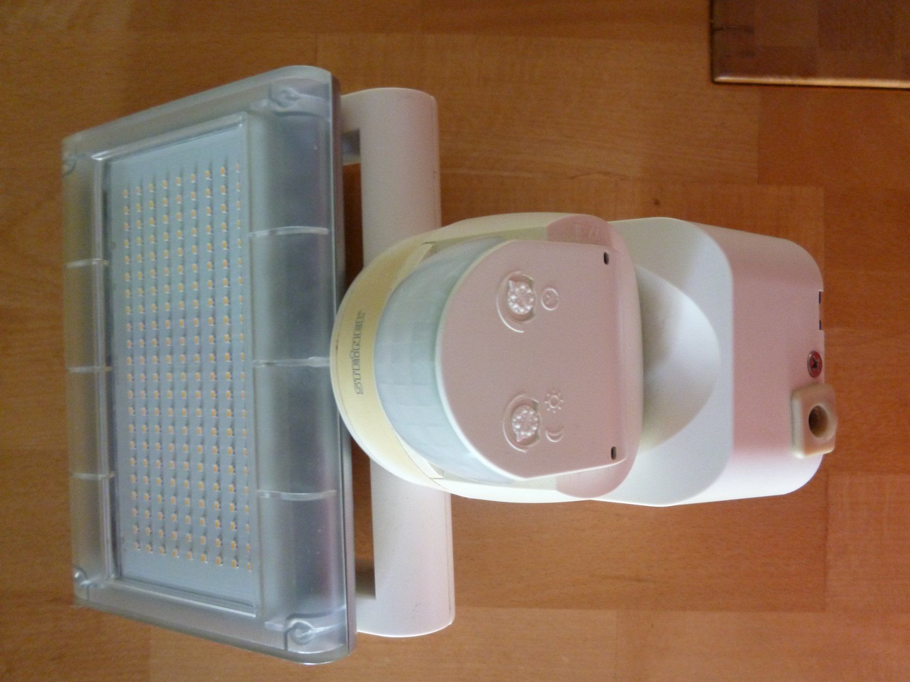 Steinel Lampade: LED Strahler Aussenlampe  STEINEL – Usato da Dättlikon venduto da Mamakuga 4