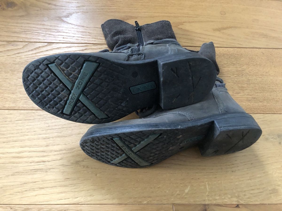 Scarpe per ragazze: Stiefel Mädchen 35 – Usato da Adligenswil venduto da ZGB 2