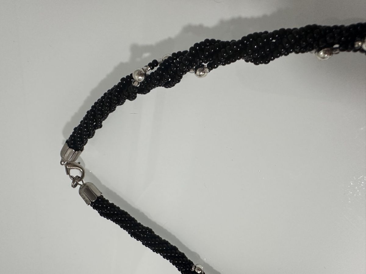 Catenine: Schwarze Halskette mit Silberperlen – Usato da Oberurnen venduto da nes_8xqt 1