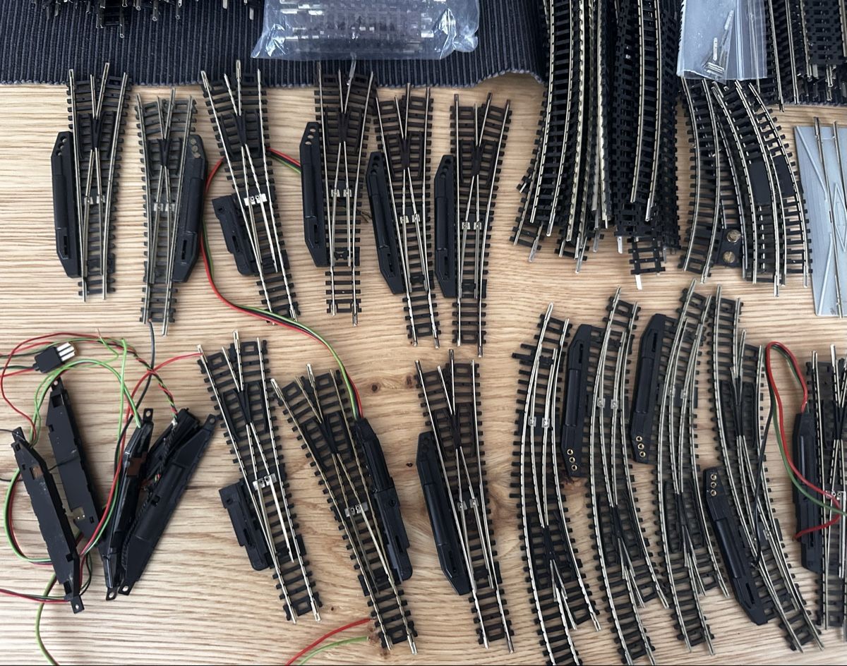 Modellini di ferrovie: MEGA Spur N : Weichen Schienen Posten ab 99.- – Usato da Sennwald venduto da HARO-Import 2