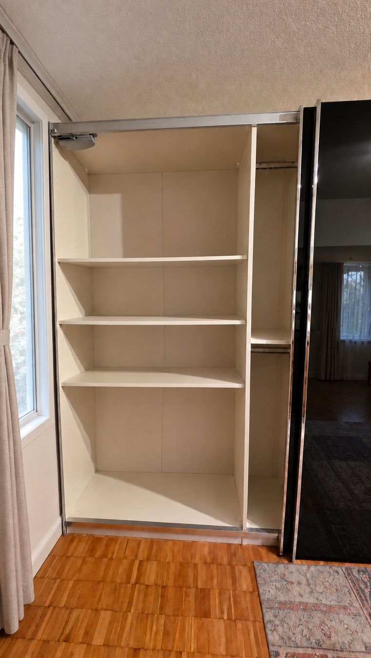 Armadi: Pfister Schrank – Usato da Dietlikon venduto da Anho00 2