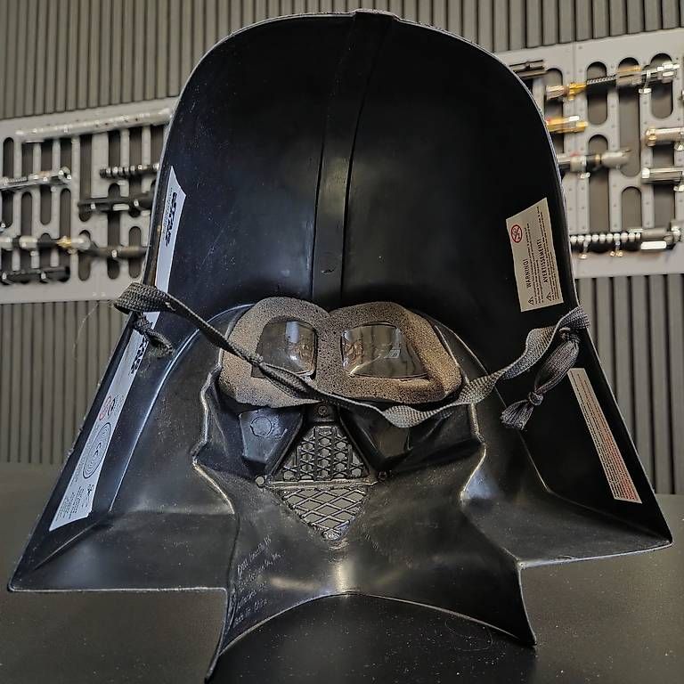 Masken: Darth Vader Maske und 2x Voice Board – Gebraucht aus Zürich von thorringor 2