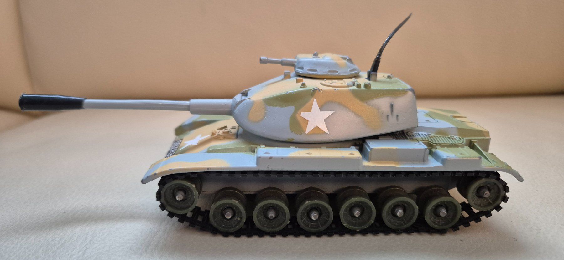 Corgi Toys Modellini d'auto: Corgi Toys M60 Medium Tank Modellauto – Usato da Jona venduto da petzi2 3