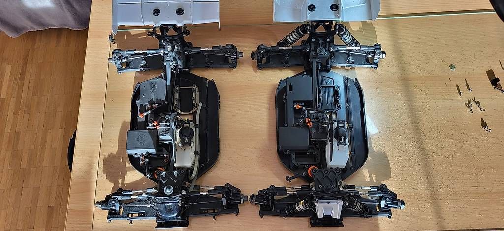 RC Modellbau: 2 voitures RC Hot bodies 819 RS – Gebraucht aus Bernex von car_s7rq 1