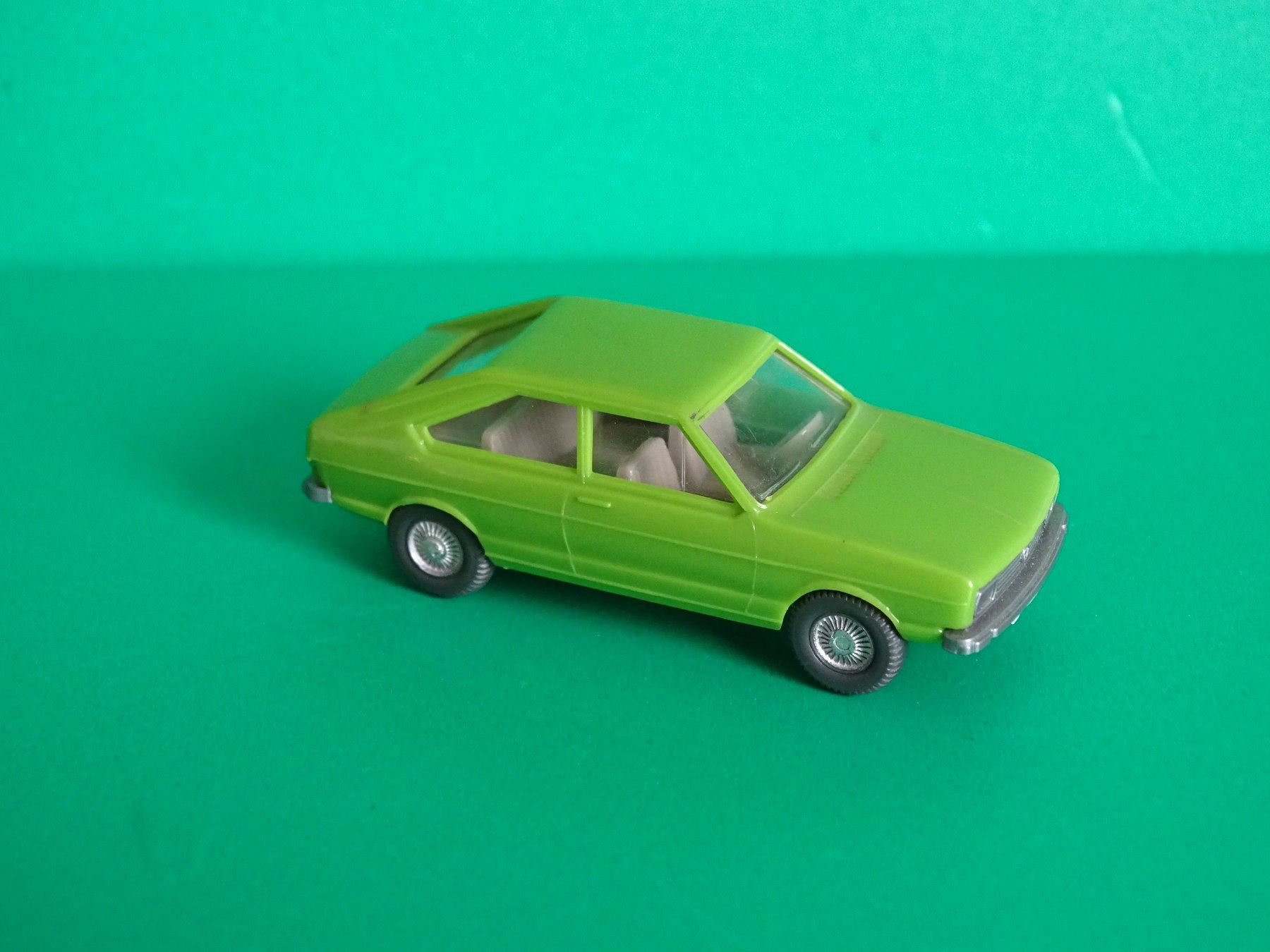 Wiking Modellini d'auto: VW Passat von Wiking 1/87 – Usato da Bretzwil venduto da Meex 1