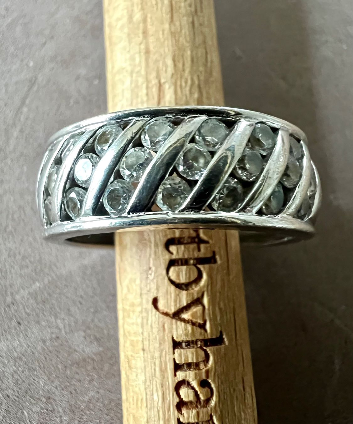 Ringe: Breiter Silberring 925 mit funkelnder Steinbesatzung Gr 57 – Gebraucht aus Ruswil von artbyhand 5