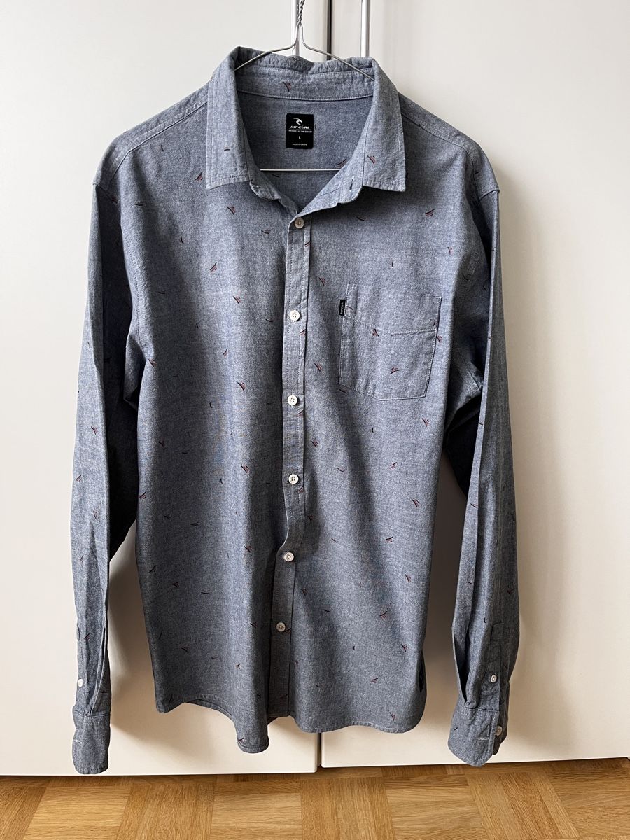 Rip Curl Camicie: Herren Langarmhemd Rip Curl gemustert blau Grösse L – Usato da Zürich venduto da Kleanthy