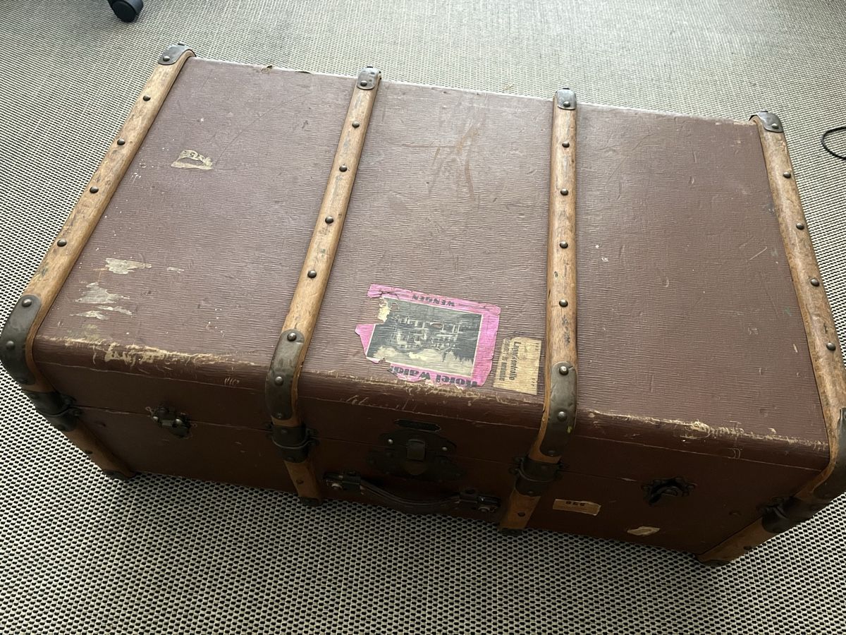 Valises de voyage: Antiker Koffer – D'occasion à Starrkirch-Wil par Sejjllam