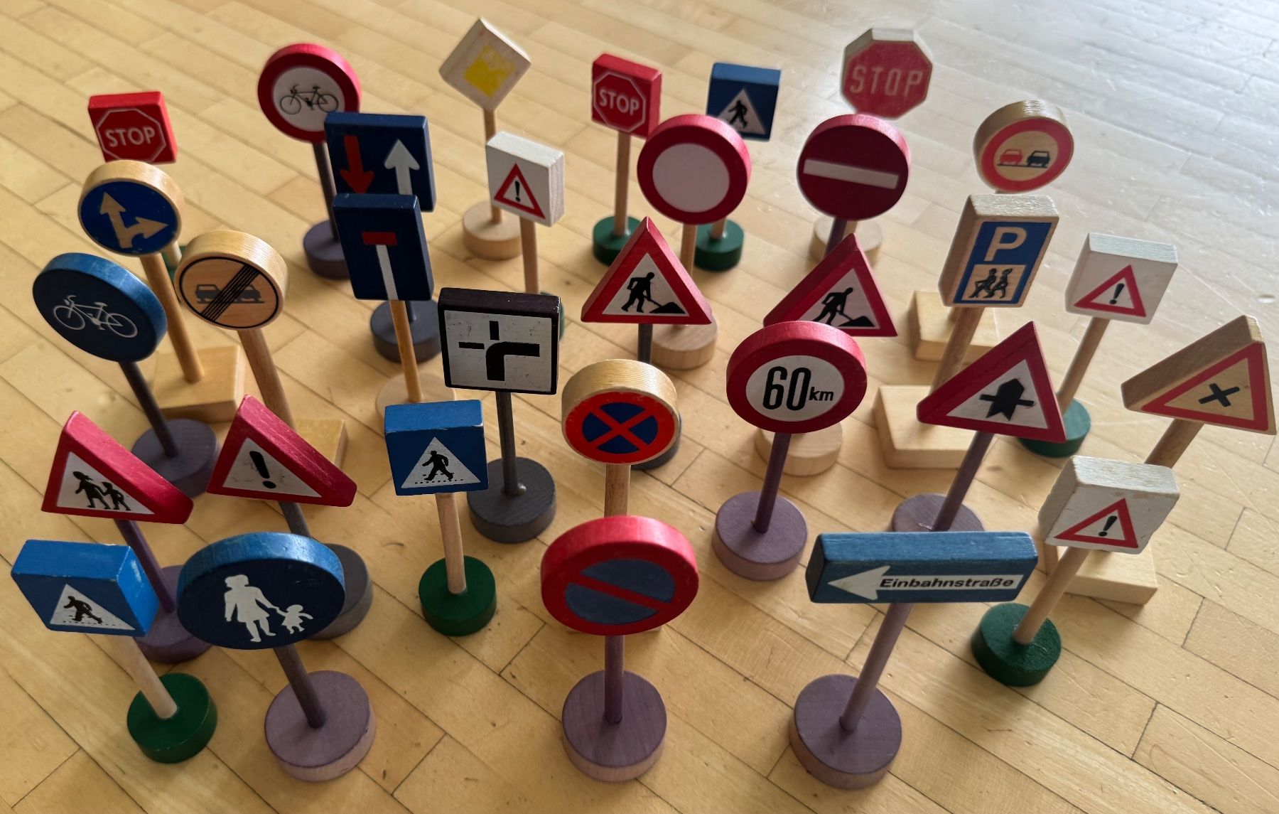 Spielzeuge: Verkehrssignale aus Holz – Gebraucht aus Meilen von Ebi77 3