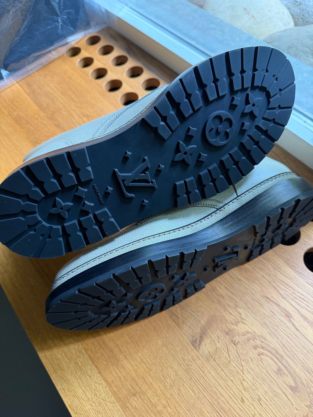 Louis Vuitton Scarpe da uomo: Louis Vuitton FW16 SHOW Sample, 2016 - EU 45 – Nuovo e nell'imballaggio originale da Bern venduto da ElevenFive 3