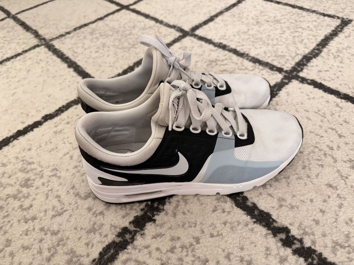 Nike Scarpe da donna: Nike Air Max Zero – Usato da Bussigny venduto da LabiZaule