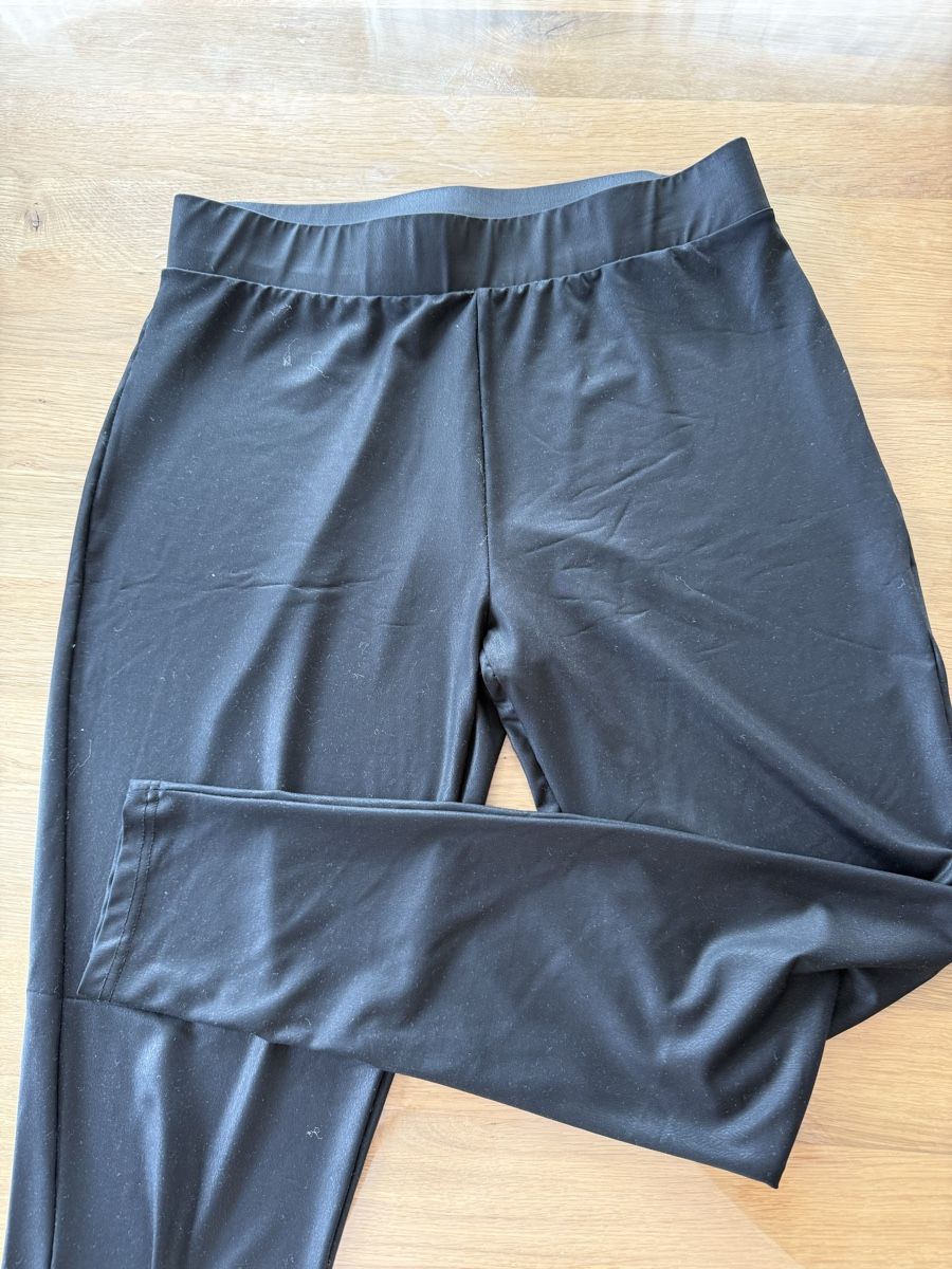 Only Leggings: Schwarze Leggins, Grösse L – Usato da La Punt Chamues-ch venduto da EliC_8.8. 1