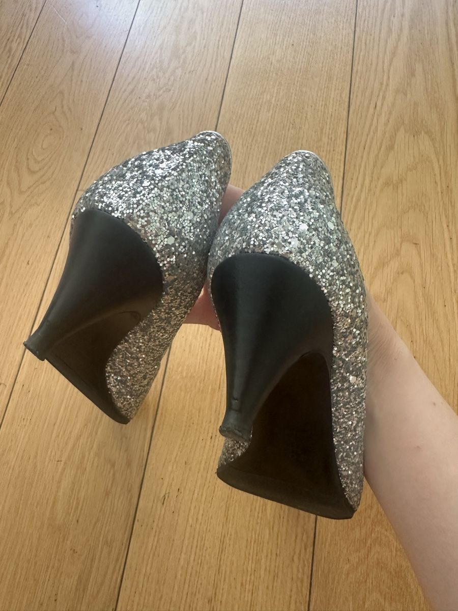 Saint Laurent Scarpe da donna: Saint Laurent heels size 38 – Nuovo (secondo la descrizione) da Geneve venduto da iri_dr5s 3