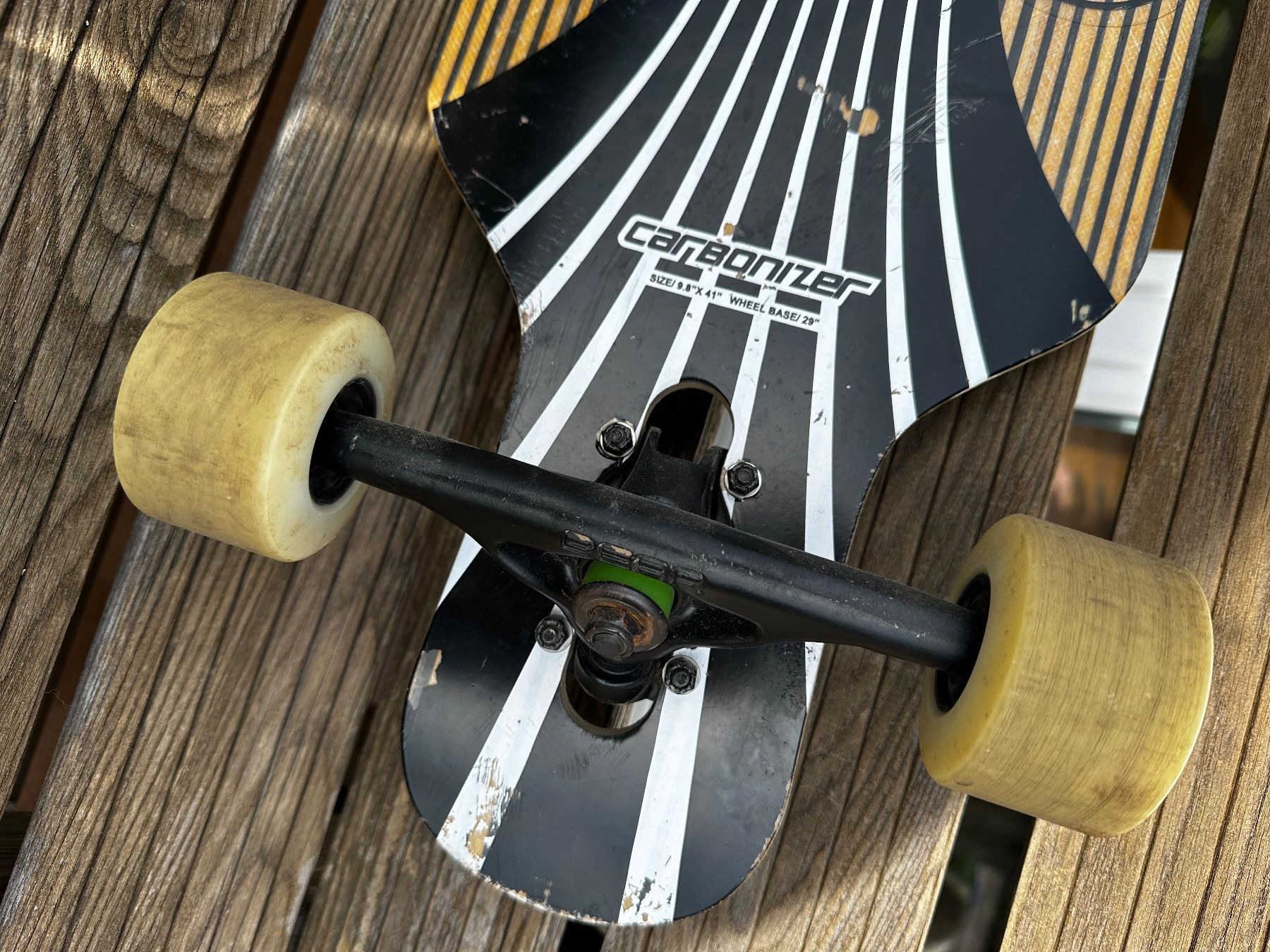 Skateboards: Longboard Carbonizer – Gebraucht aus Richterswil von  3