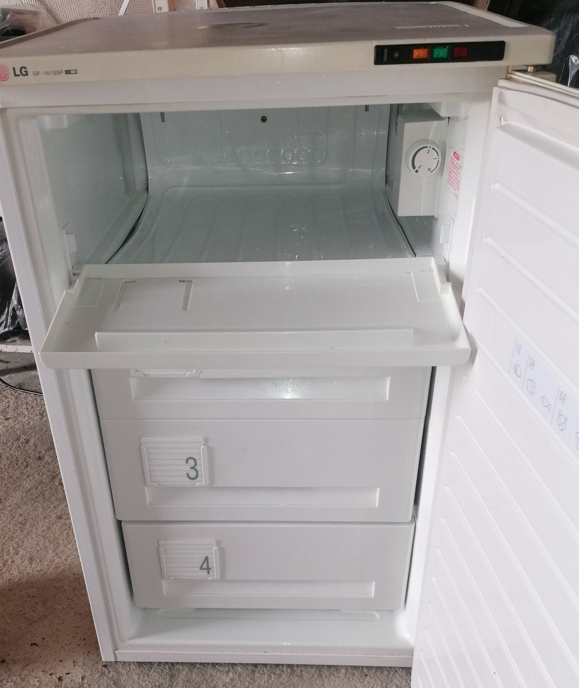 LG Gefrierschrank: Gefrierschrank LG GF-161SSF – Gebraucht aus Seengen von die_Katze