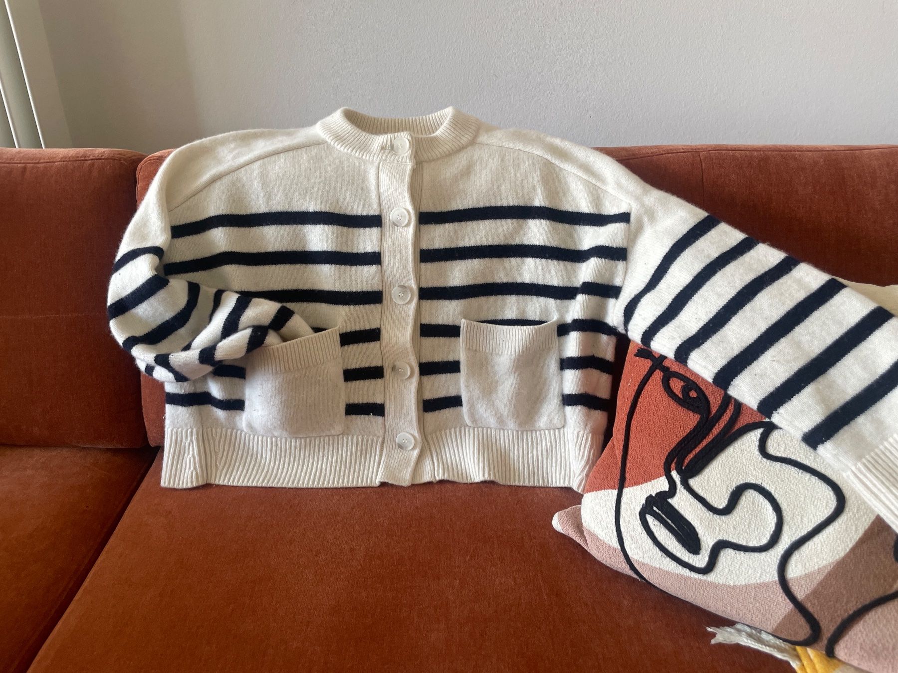 Cos Pulls & Sweat-shirts: Weicher Pullover von COS – D'occasion à Zürich par sal_lct5