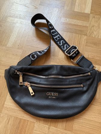 GUESS Bauchtasche in Schwarz – Neu