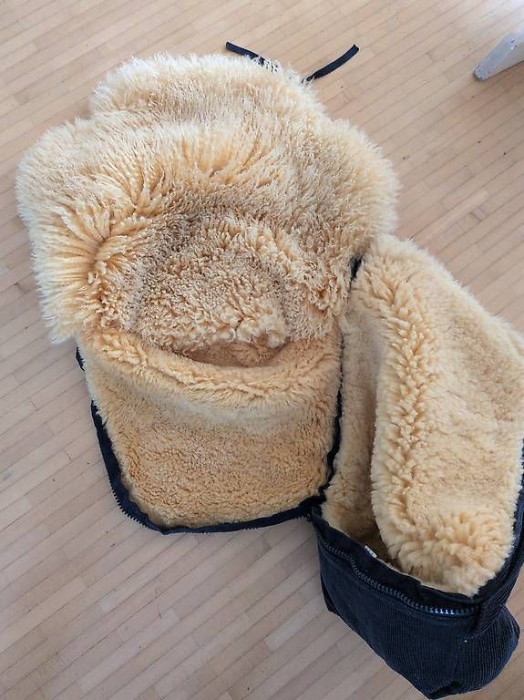 Sacchi a pelo: Fellsack für Schlitten – Usato da Winterthur venduto da Sandy097 1