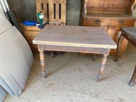 Holztisch