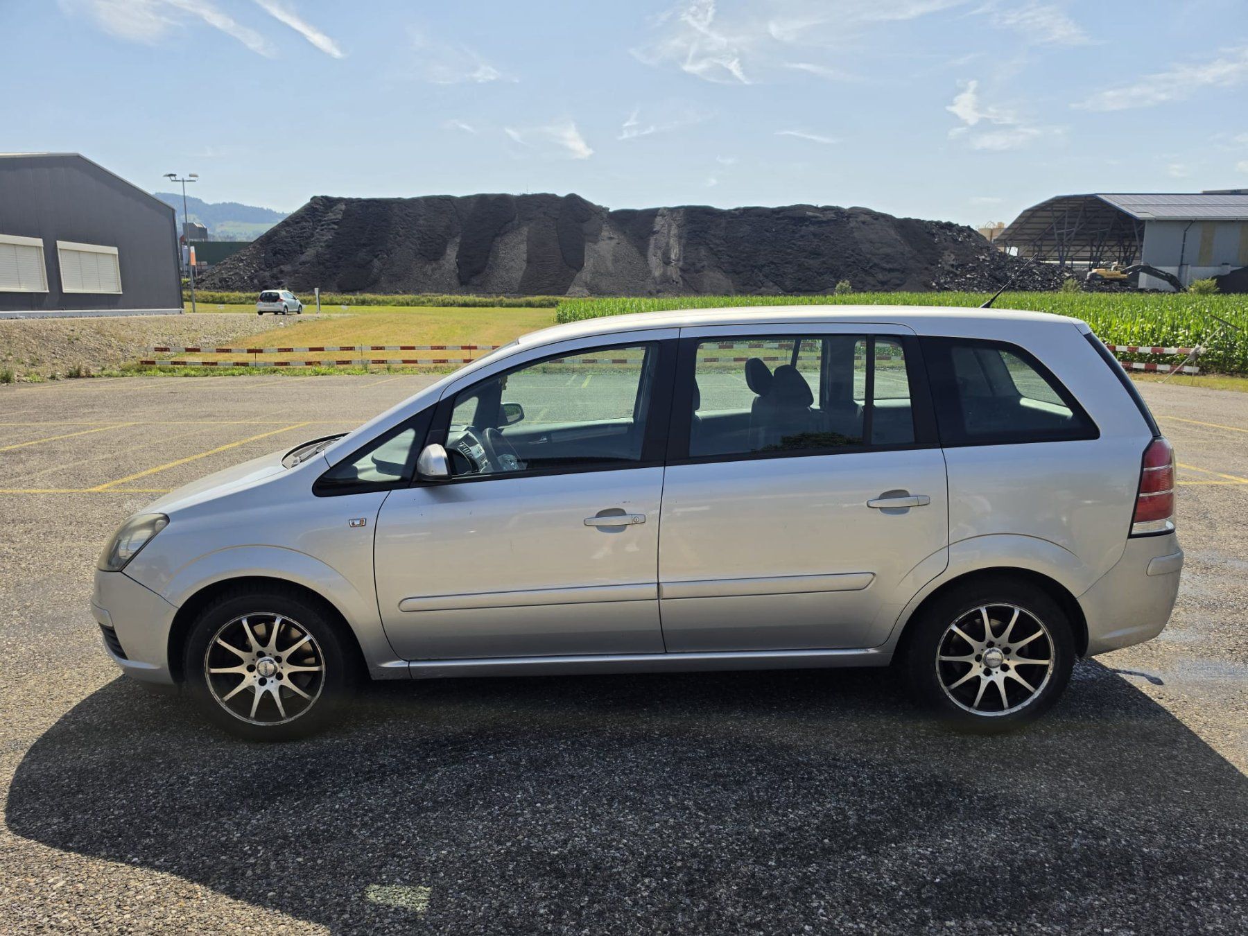 Opel Autos: Opel Zafira – D'occasion à Hinwil par Ivaivy 1