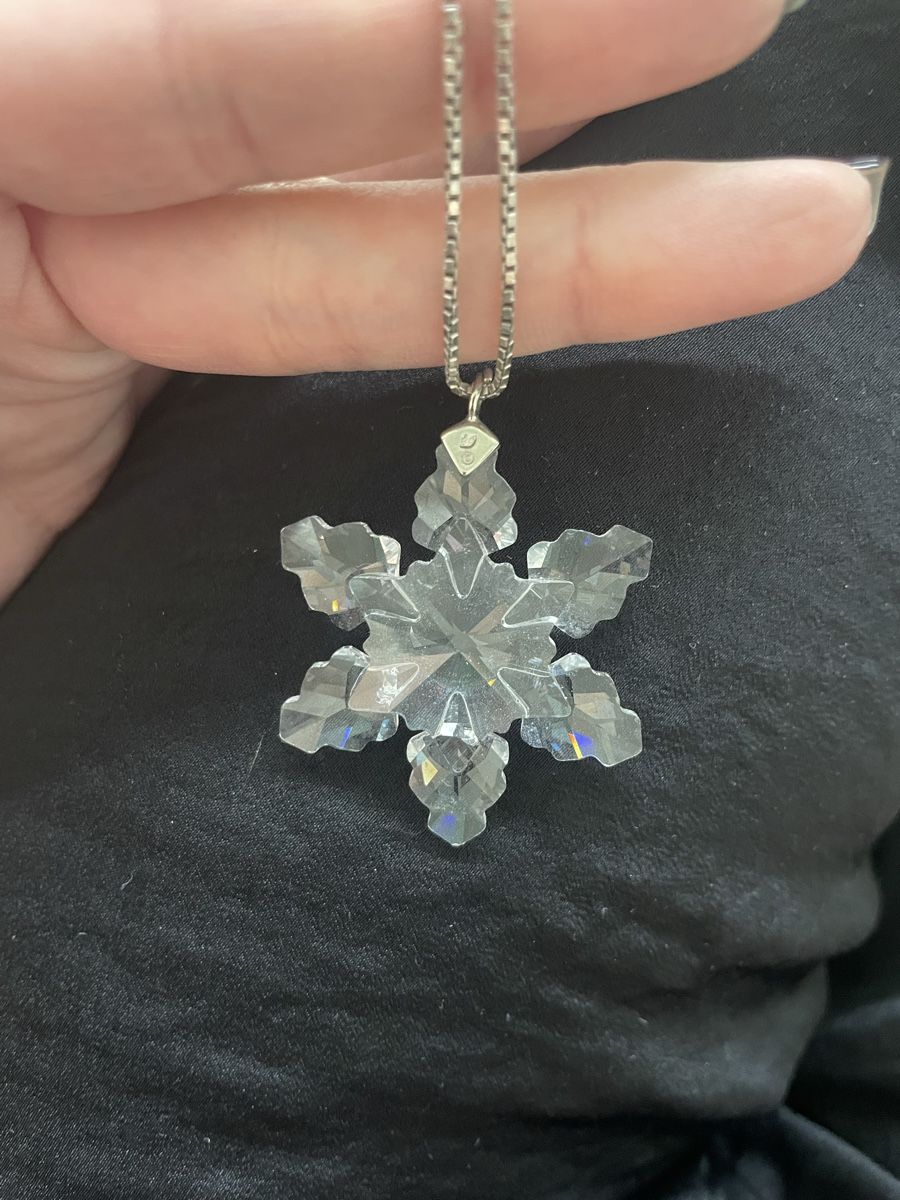 Swarovski Catenine: Collier avec pendantif Flocon Swarovski – Usato da Châtelaine venduto da nan_j75j 1
