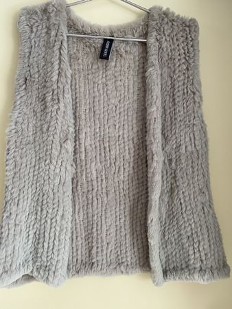 Grauer Fell-Gilet von Leonardo