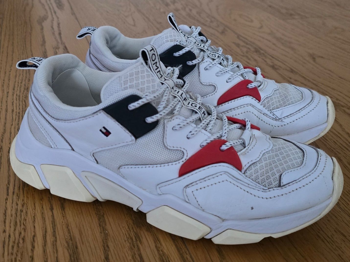 Tommy Hilfiger Scarpe da uomo: Tommy Hilfiger Sneaker Gr. 39,5 – Usato da Wabern venduto da Irakene