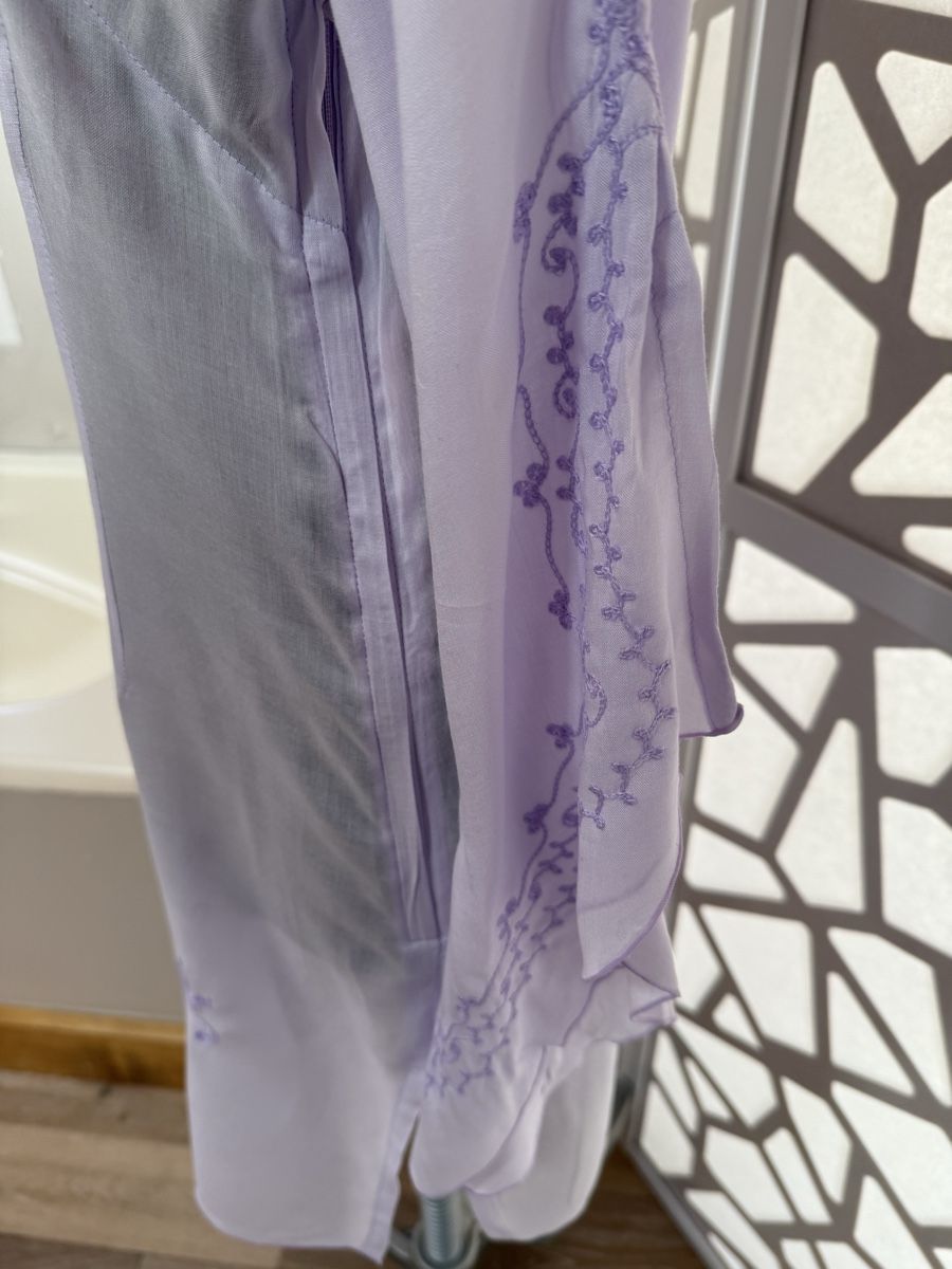 Tuniken: Great lilac embroidered kaftan. S – Neu (gemäss Beschreibung) aus Grund b. Gstaad von PlageNeigeplus 7