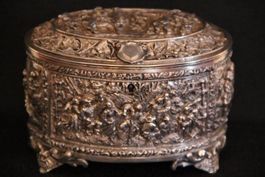 Ancien coffret à bijoux .