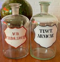 2 Apothekerflaschen