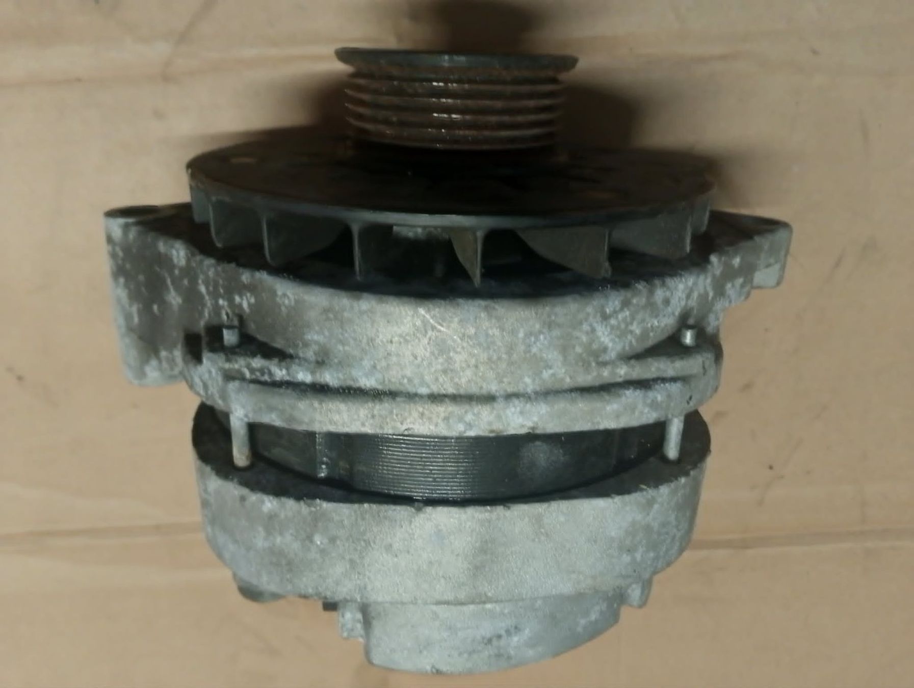 Chevrolet Tutti pezzi di ricambio auto: Alternator   GM Trans Am,  Camaro V8 5.7 – Usato da Niedergösgen venduto da usc_tt5r 2