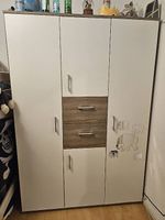 Kleiderschrank