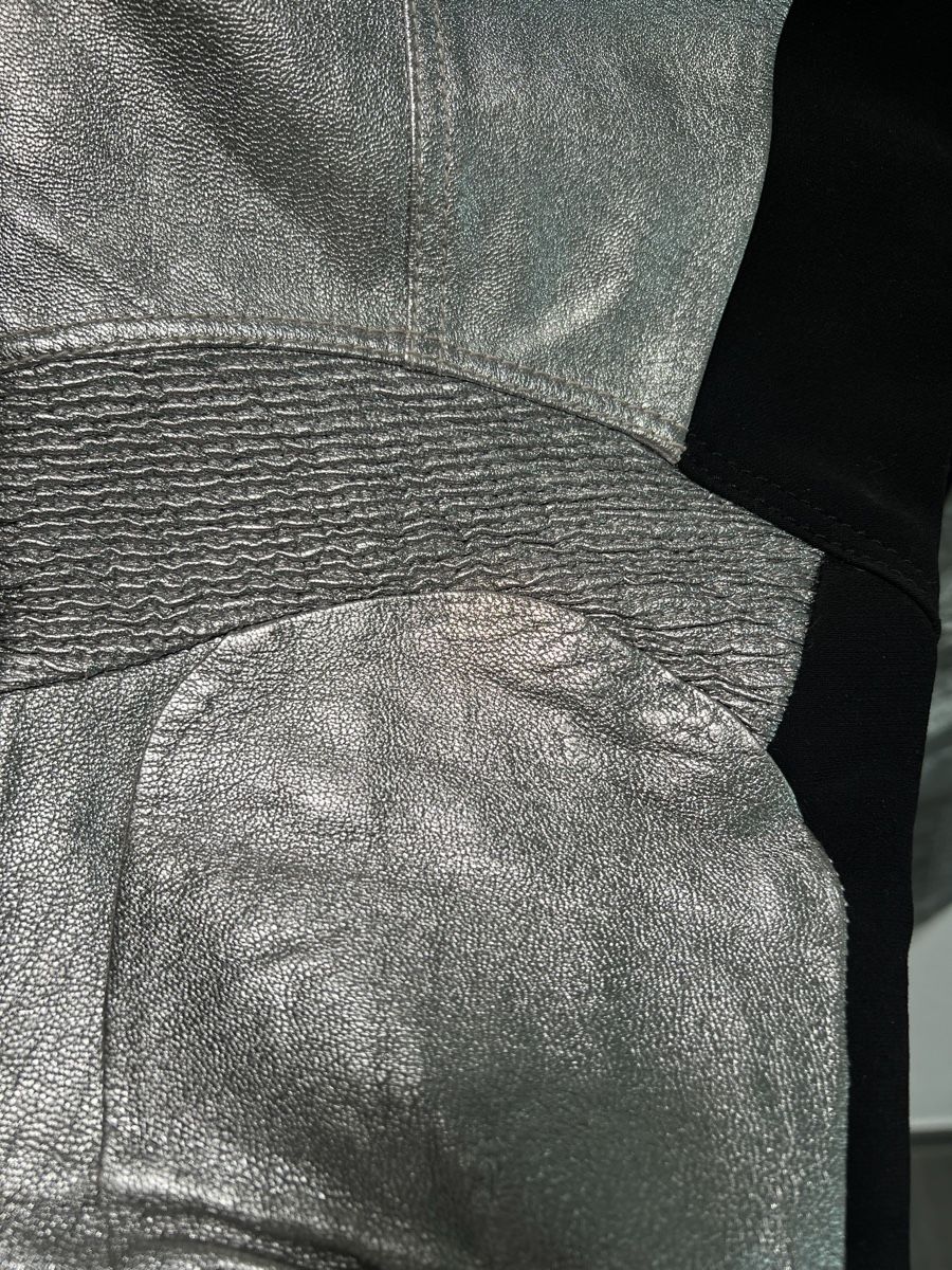 Burberry Hosen: Silberlederhose Burberry – Gebraucht aus Rüschlikon von Mode-ZH13 3