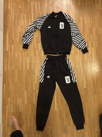 Adidas Juventus Trainingsanzug, Grösse 110, Top Zustand!