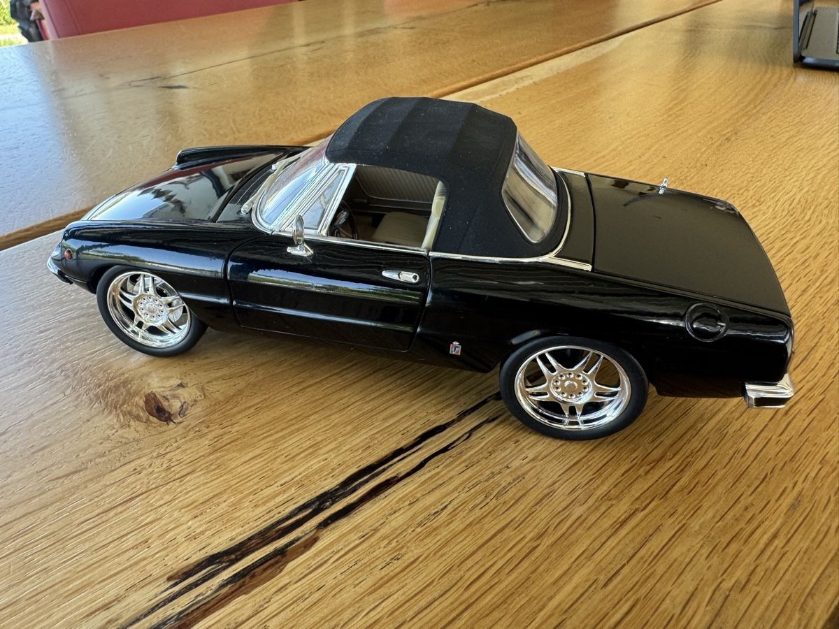 Alfa Romeo Voitures modèles: Alfa Romeo Spider 1/18 – D'occasion à Istighofen par SirPatrick77 1